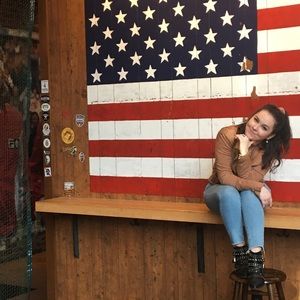 Meet your Posher, Catie